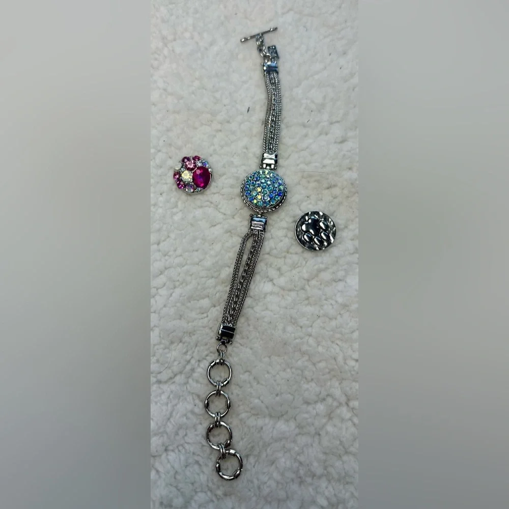 Ginger Snaps Elegant Bracelet with Three Snap in Charms 6 3/4 to 8 adjustable